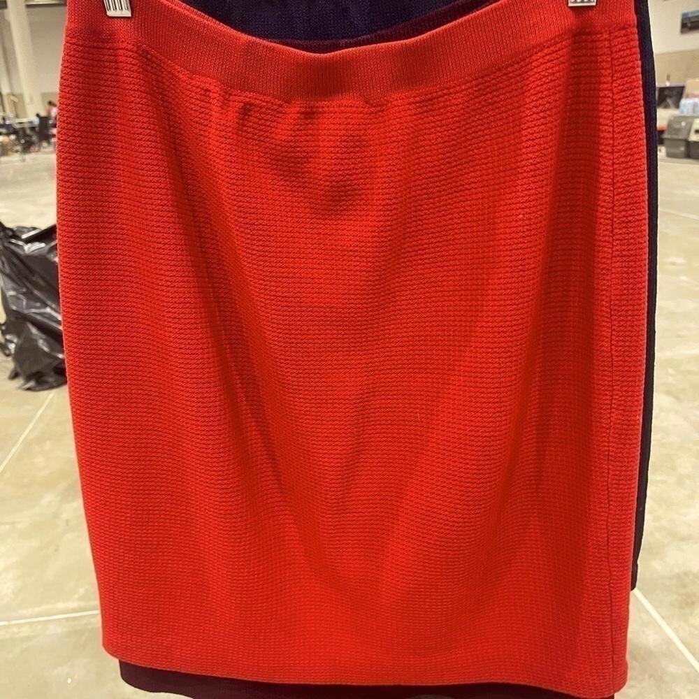 St John Stylish Red Knit Skirt 8